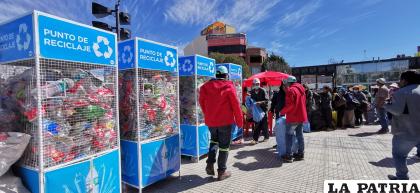 La población tuvo gran expectativa con la iniciativa Coca Cola en Oruro /LA PATRIA 
