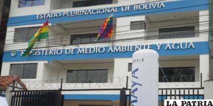 Frontis del Ministerio de Medio Ambiente y Agua 
/RRSS