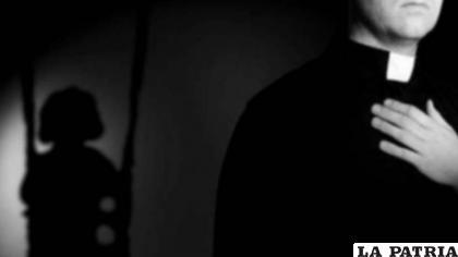 Los exalumnos esperan que se investigue al sacerdote denunciado /RRSS