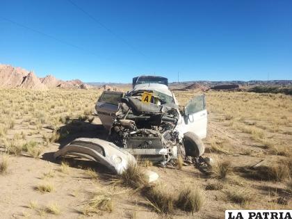 El coche terminó con daños severos en su estructura 
/Tránsito