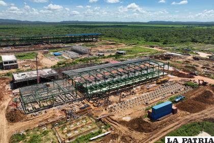 La construcción de la Planta Siderúrgica del Mutún en Puerto Suárez. / ESM