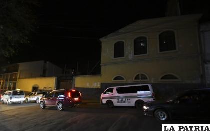 Tras los allanamientos en la Curia Provincial de la ciudad de La Paz y el colegio San Calixto se secuestró cuatro cajas con denuncias y fotografías /APG
