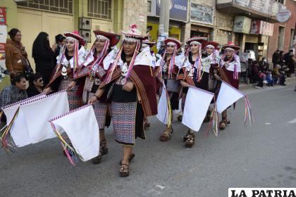 Las ñustas del Conjunto Folklórico y Cultural Phujllay Oruro 
