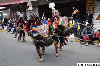 El Conjunto Folklórico Tinkus Huajchas se robó el show