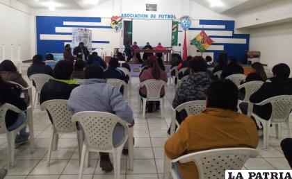 Los delegados están de acuerdo en volver a afiliarse para allanar caminos /LA PATRIA