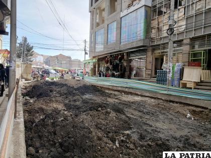 Proyecto de asfaltado tiene un retraso del 20% /LA PATRIA