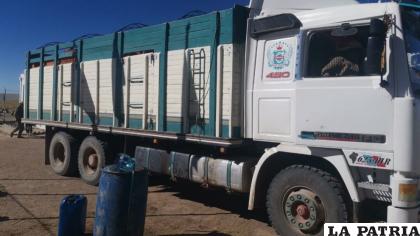 Efectúan controles para evitar el contrabando de combustible /Cortesía