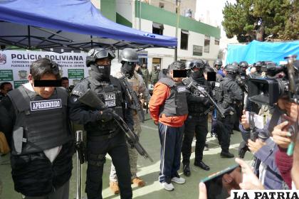Los implicados fueron presentados en el patio del Comando 
/LA PATRIA