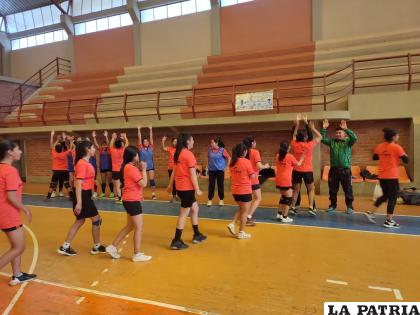 Preparación intensa con miras al torneo internacional que se realizará en Perú /LA PATRIA
