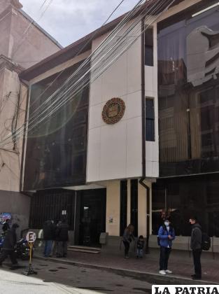 Trabajadores definen hoy si sus movilizaciones continúan /LA PATRIA 