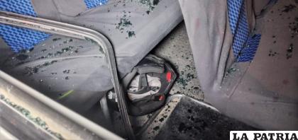El interior del minibús terminó de esta manera /LA PATRIA
