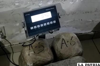 Fueron identificados trasladando 18 kilos de marihuana /LA PATRIA
