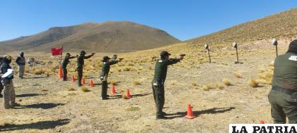 Los efectivos también entrenaron a campo abierto /Cortesía
