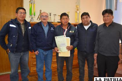 Representantes de SeLA Oruro con vecinos de CIO 2 /SeLA