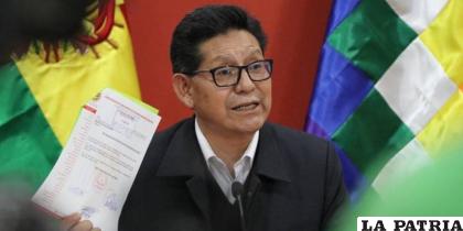 Ministro de Educación, Edgar Pary /RR.SS.
