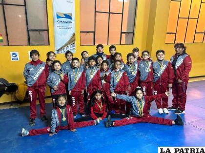 Buena participación de los taekwondistas orureños en el nacional de Santa Cruz /LA PATRIA