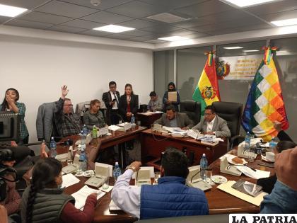 La Comisión de Constitución ayer discutió la nueva normativa /LA PATRIA