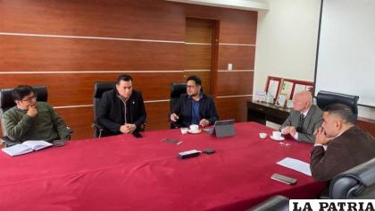 Diputados Tórrez, Balderas y Pedrazas en la reunión con Hassenteufel en el TSE /Comunidad Ciudadana