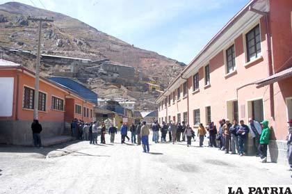 Decisión fue asumida ayer en la asamblea realizado en el distrito minero de Huanuni