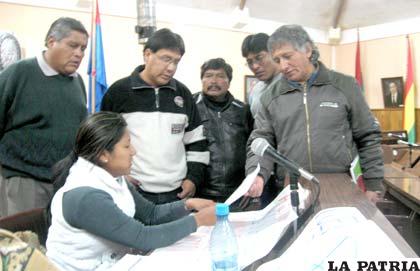 Huelguista en reunión con mediadores que pretendían disuadir su ayuno