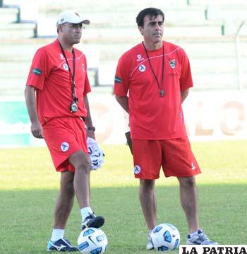 Marco Sandy junto a Gustavo Quinteros