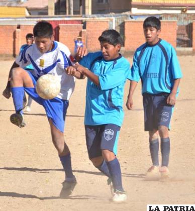 Una escena del partido San José ante Armando Escóbar