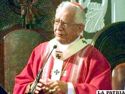 El Cardenal Julio Terrazas, pidió trabajo comprometido de los maestros