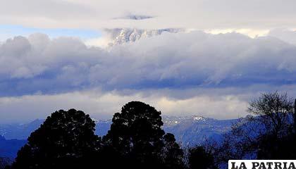 Complejo volcánico Puyehue - Cordón Caulle de Chile entró en erupción