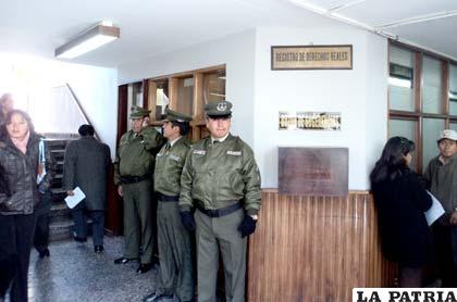 La oficina de Derechos Reales estuvo custodiada después de la falsa alarma