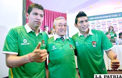 Álvarez, Camacho y Cardozo con la casaca de la selección