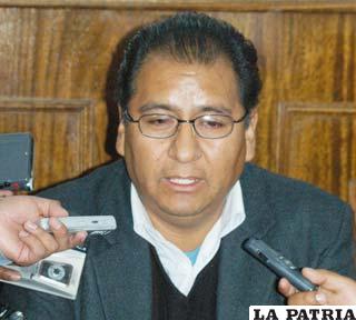 Gobernador de Oruro, Santos Tito Veliz