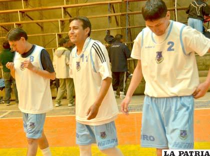 Juan Carlos Campero, Omar Sandoval y Aldo Saavedra, jugadores de la selección de Oruro
