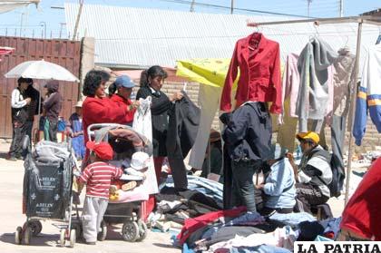 Comerciantes de ropa usada 