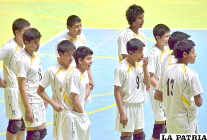 Jugadores del equipo juvenil de San Martín