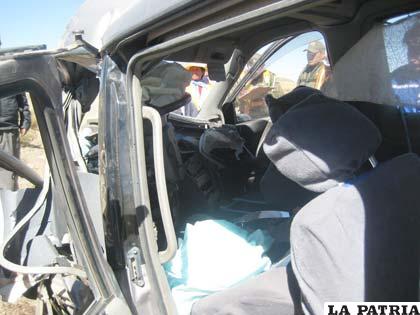 Los dos vehículos quedaron destrozados