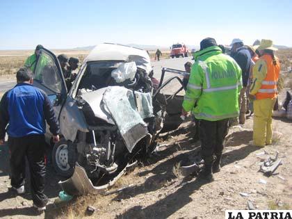 Vehículo que iba de Poopó rumbo a Oruro