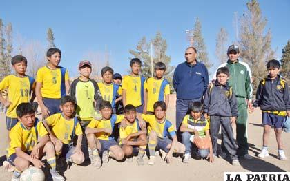 Escuela de Fútbol Huanuni es protagonista del torneo