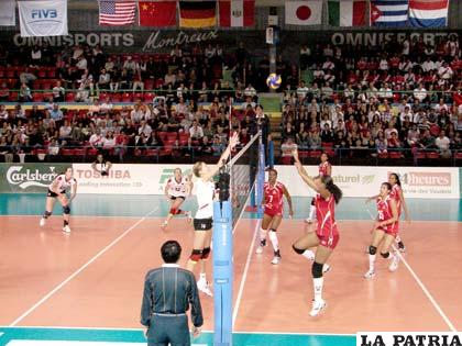 Una escena de la final entre Japón y Cuba