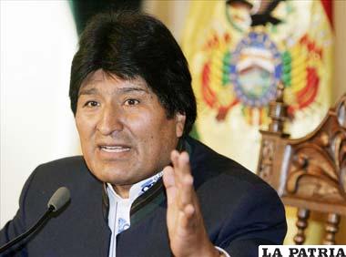 Los comentarios del presidente Evo Morales merecieron la realización de un libro