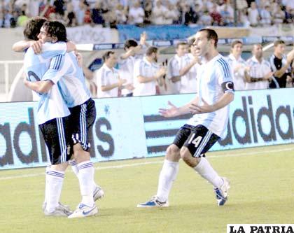 Messi, Tévez y Mascherano jugadores de la selección de Argentina