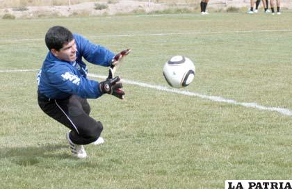 Carlos Lampe es tentado por La Paz FC