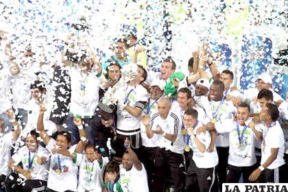 Jugadores del Atlético Nacional celebran el título