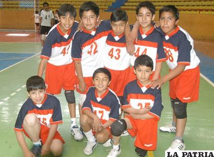 Equipo de Anglo Americano en mini niños