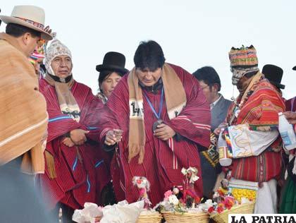 Celebración del Año Nuevo aymara en Tiwanacu