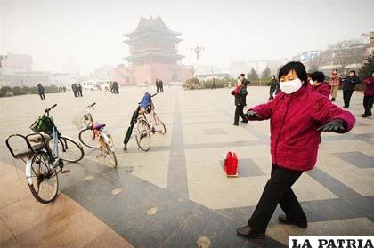 <b>CHINA:</b> El país más poblado del mundo tiene contaminados el 70% de sus playas y mares y es la nación con mayor emisión de carbono. Más de 20 millones de personas no tienen acceso a agua potable.