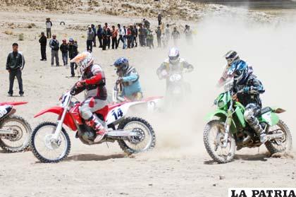 Pilotos orureños que intervendrán en el nacional de Santa Cruz