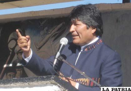 Presidente Evo Morales durante su discurso en el Regimiento Camacho