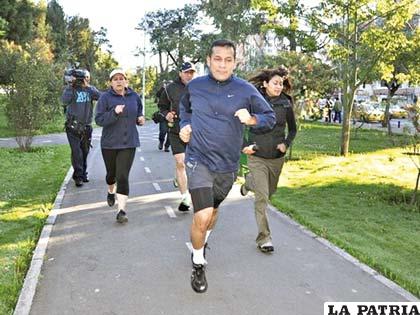 Humala hizo sus acostumbrados ejercicios rodeado de su escolta de seguridad
