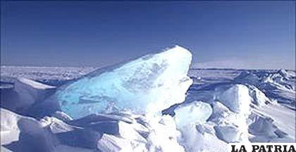 Medir el grosor del hielo es clave para calcular el total del volumen derretido