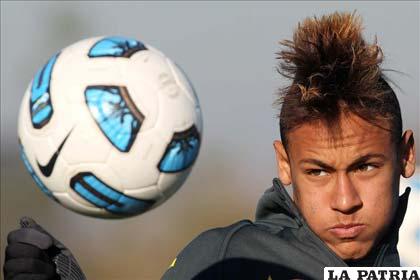 Neymar es la sensación en el fútbol de Brasil (foto: sport.es)